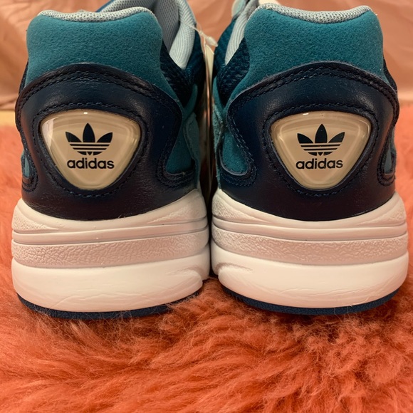 NWT Women’s Adidas Falcon Shoes SIZE 7 - Picture 15 of 15